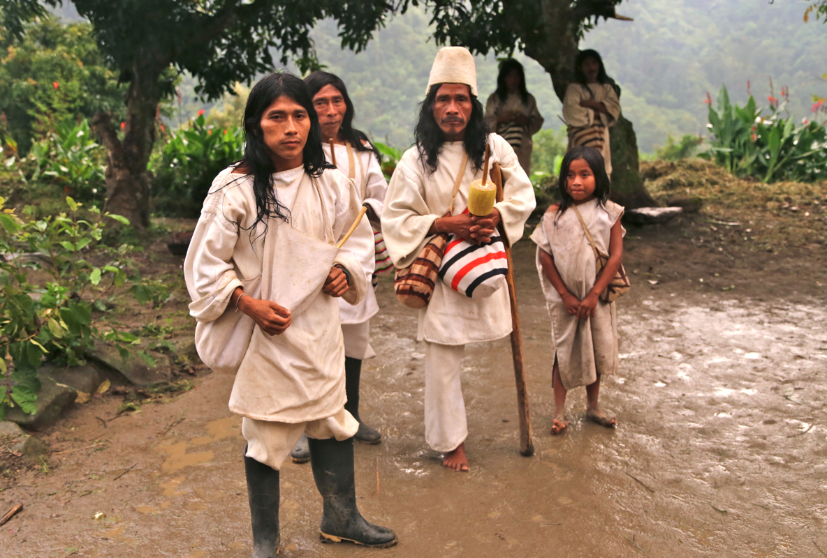 Разрозненные племена. Колумбия племя кагаба. Племя чибча. Колумбия индейцы чибча. Народы Южной Америки Аруаки.